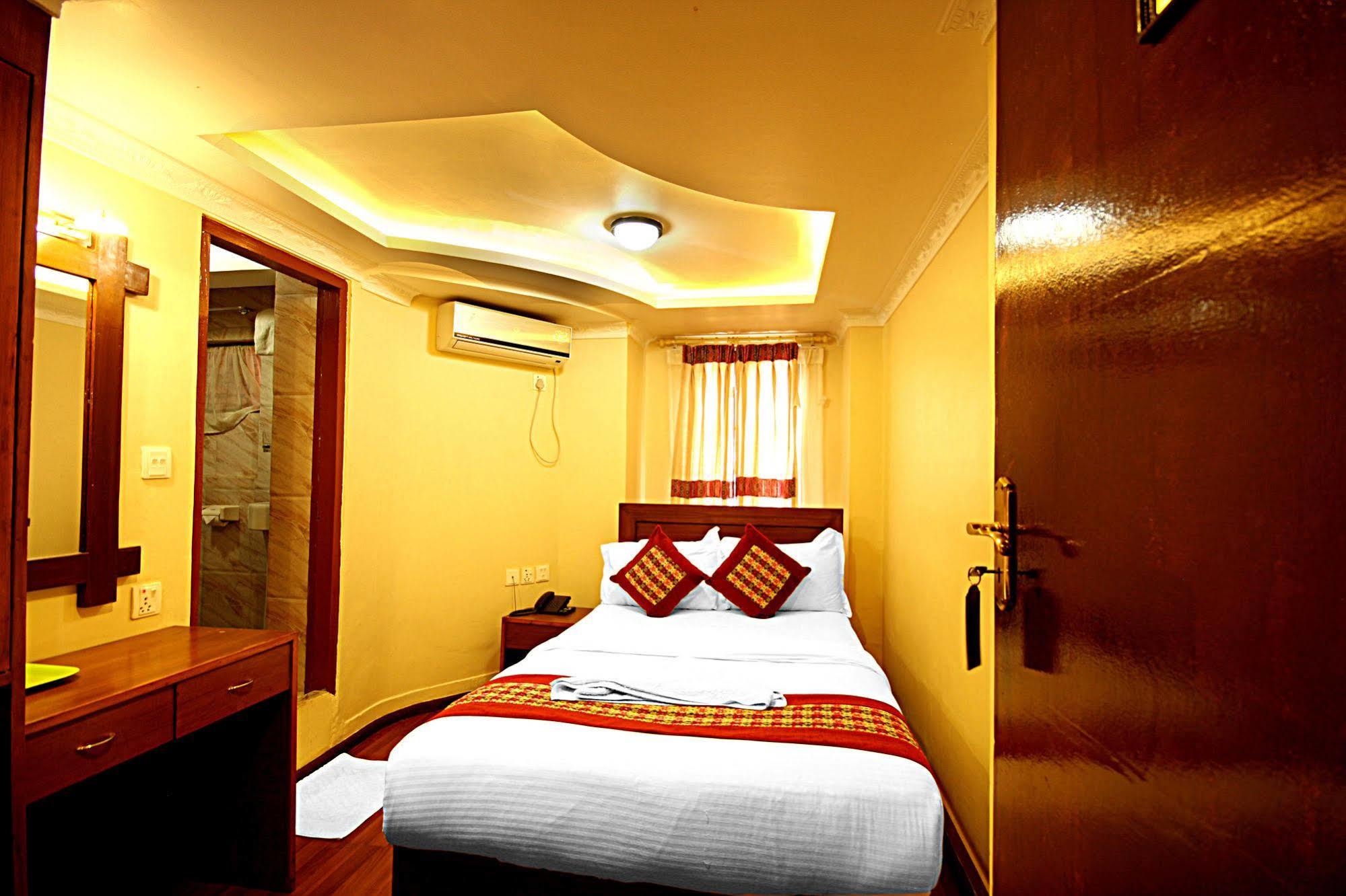 Hotel Bubo Himalaya Катманду Экстерьер фото