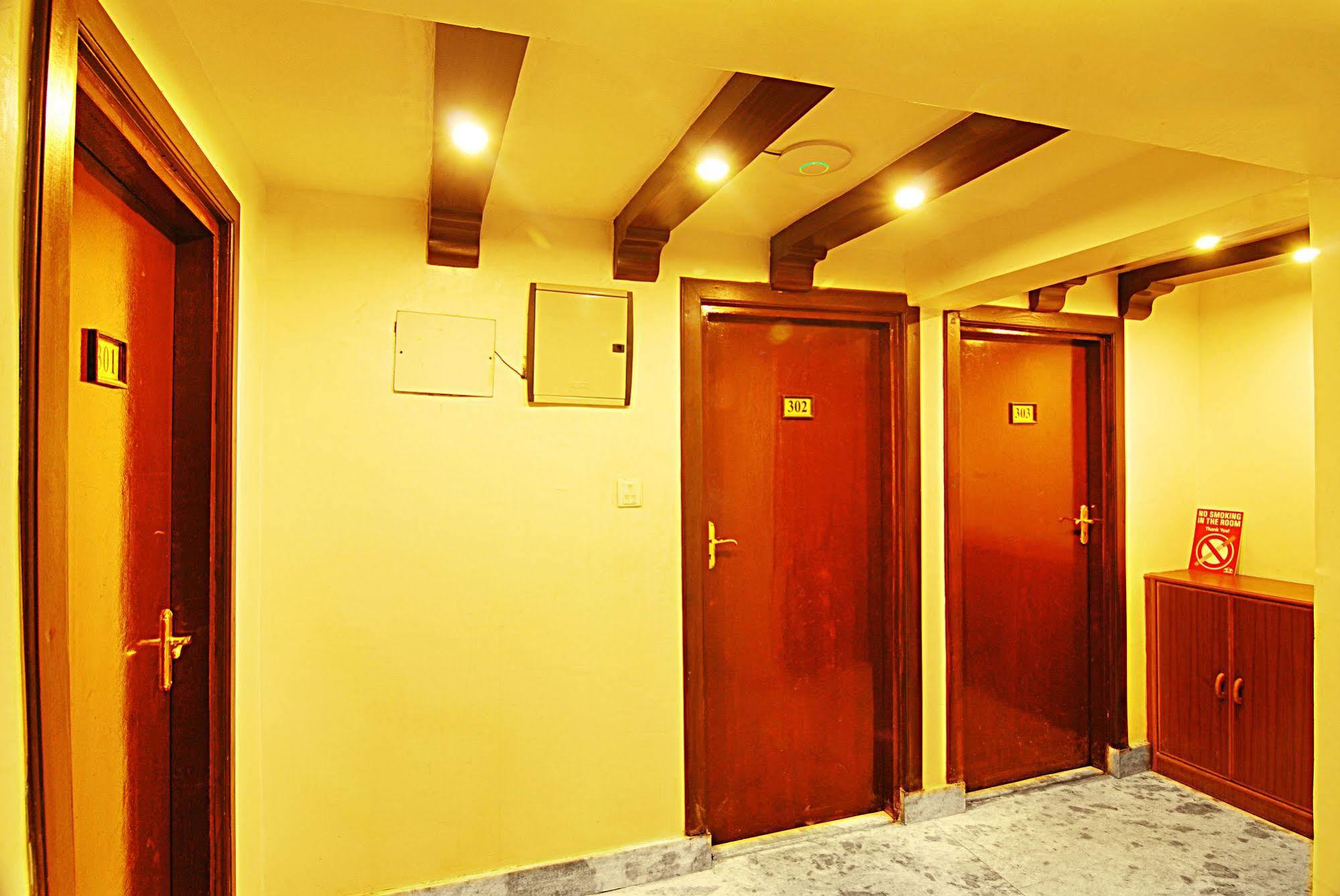 Hotel Bubo Himalaya Катманду Экстерьер фото