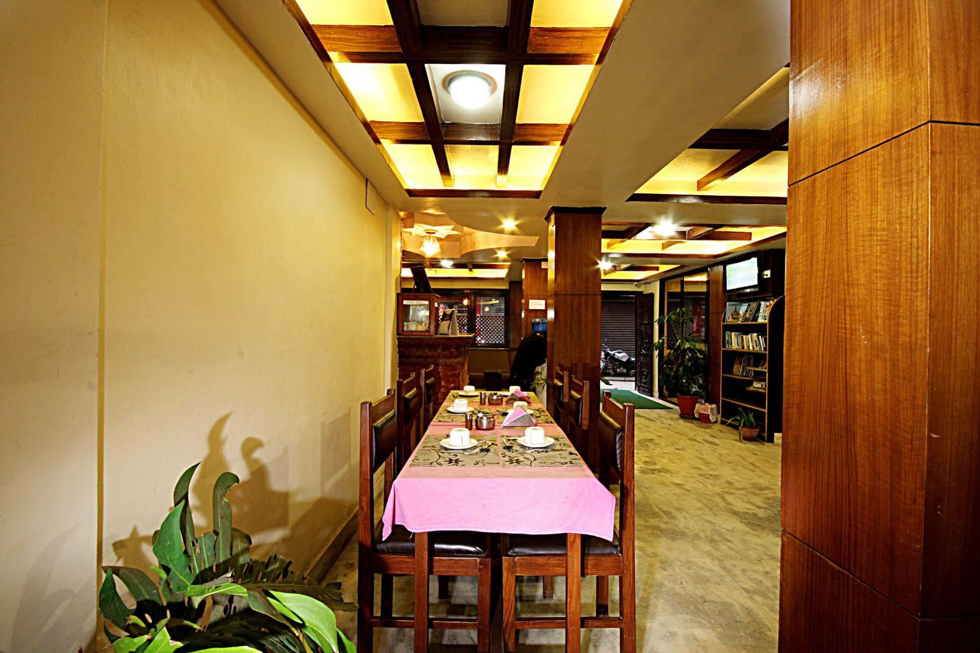 Hotel Bubo Himalaya Катманду Экстерьер фото